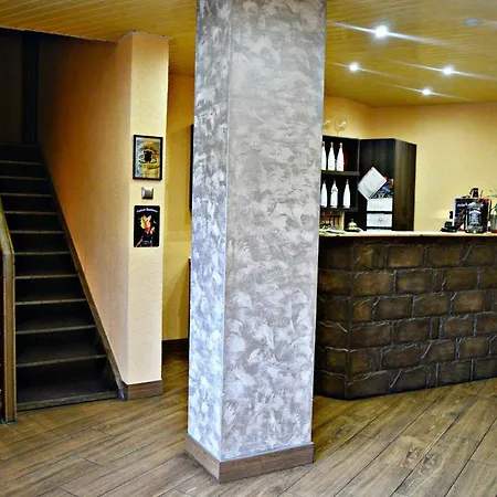 Viesnīca Maza Kalna 27 *