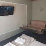 Maza Kalna 27 Готель